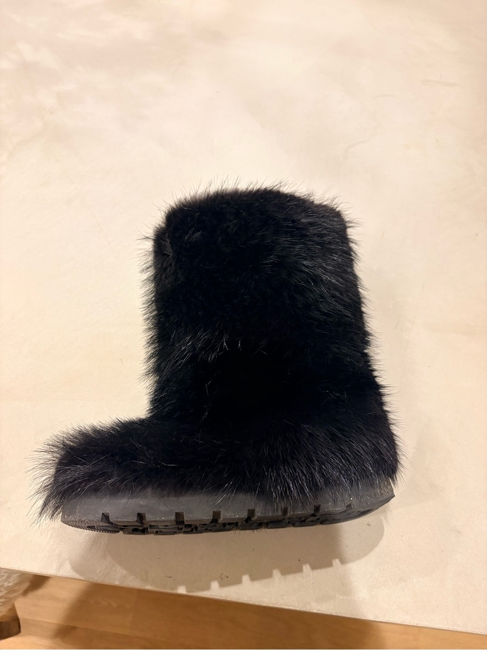 Women's Litvin Black Fur Winter Boot size 6